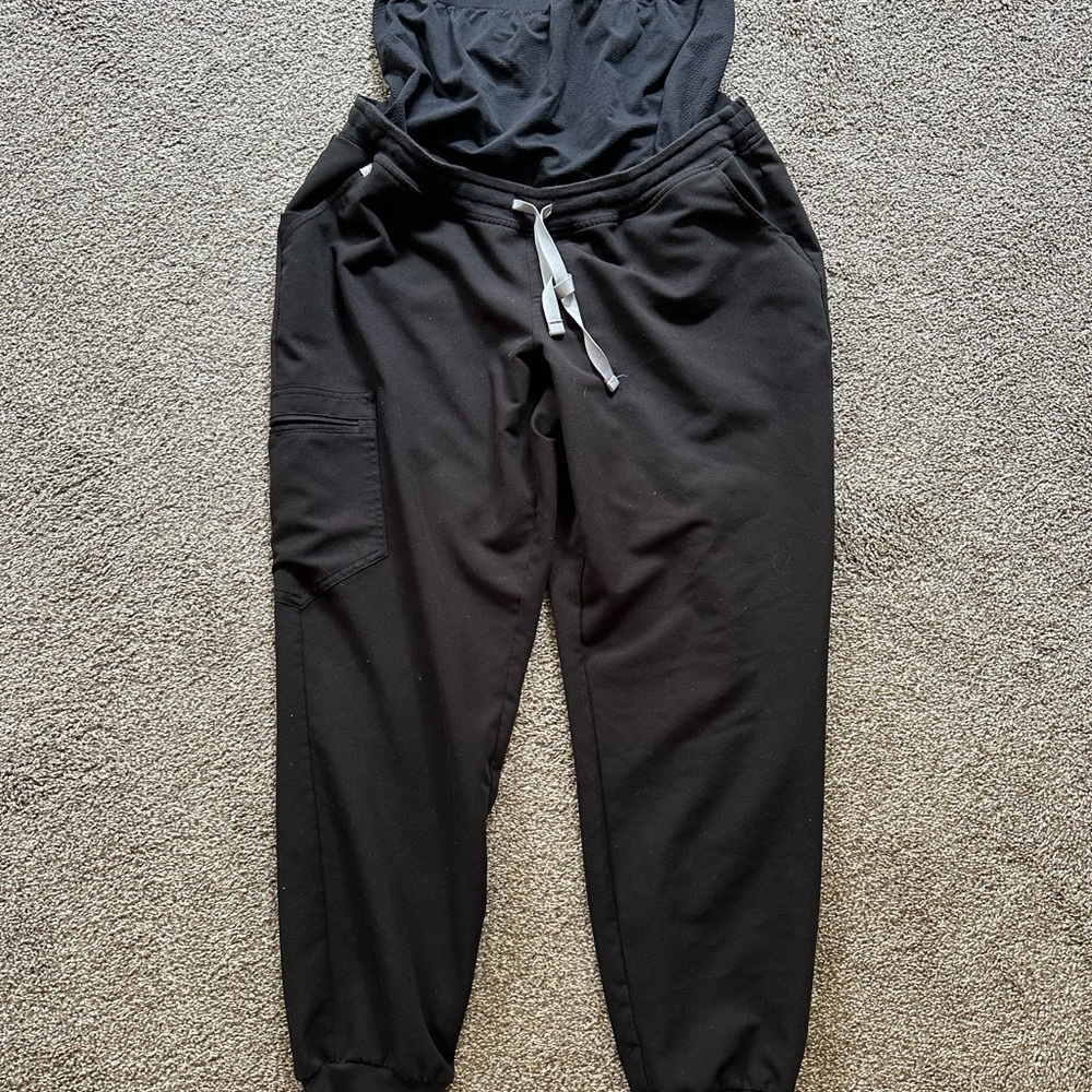 Figs Black maternity scrub joggers with supportive belly band